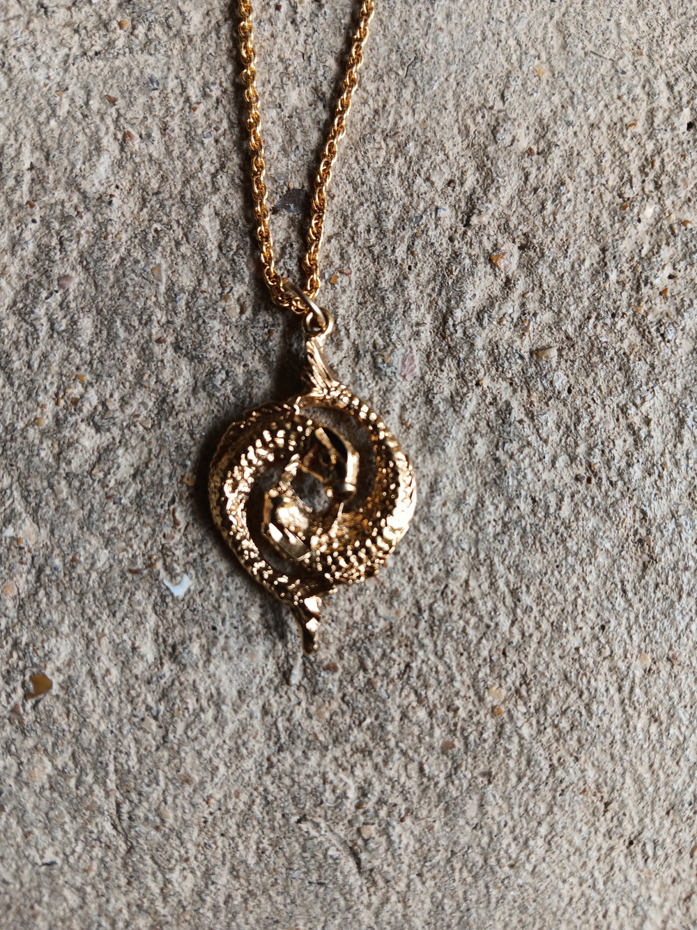 Vintage 24kt Gold Plated Zodiac Pisces Charm Necklace NWOT